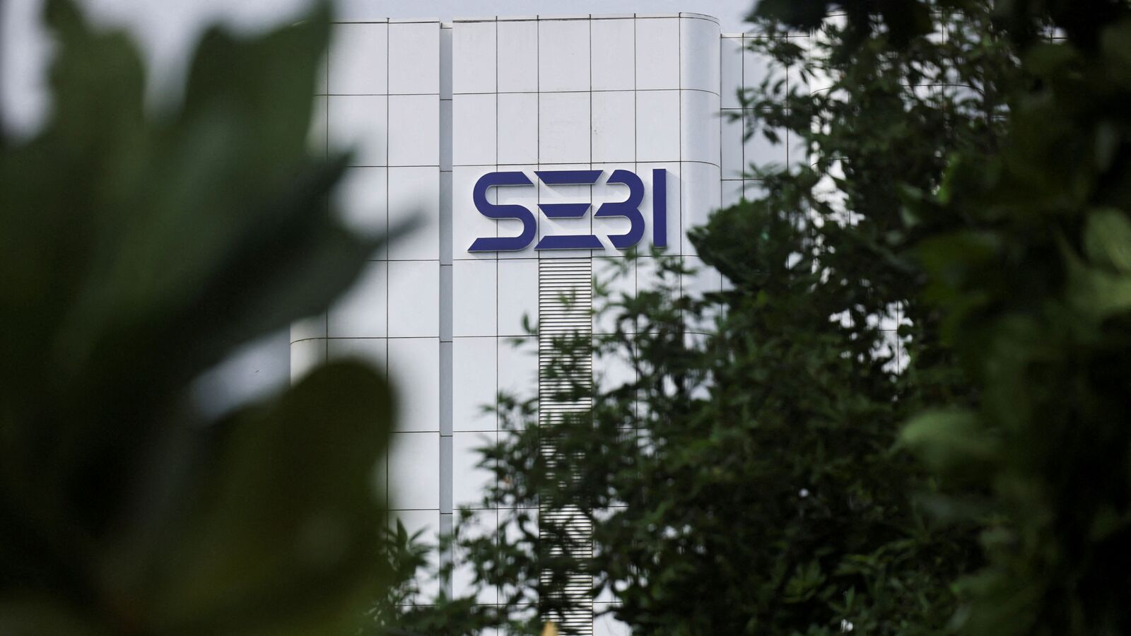 Sebi’s 2025 Shake-Up: New rules for Mutual Fund Lite, derivatives, and finfluencers on the horizon